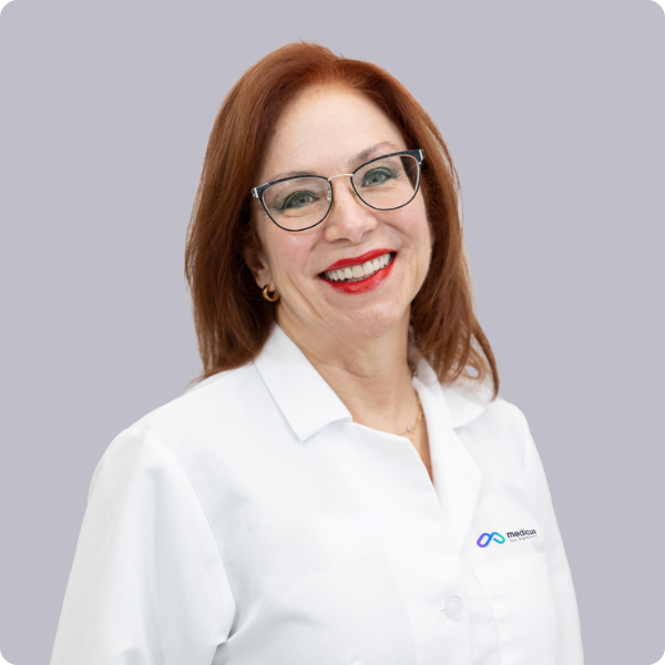 Dr. Julia Oliveira