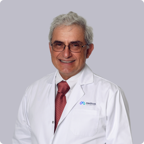 Dr. Juan Guarderas